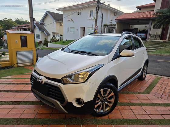 HYUNDAI HB20X 1.6 16V STYLE FLEX 4P AUTOMÁTICO